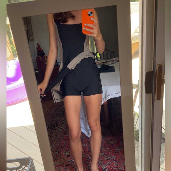 Abercrombie & Fitch Black/ Cream active Mini Dress Sleeveless - Picture 2 of 14